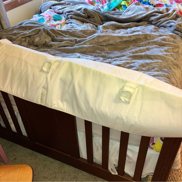 LeachCo Easy Teether XL Cream Convertible Crib Rail Cover 51” x 7.5 x .25 Velcro - Picture 4 of 5